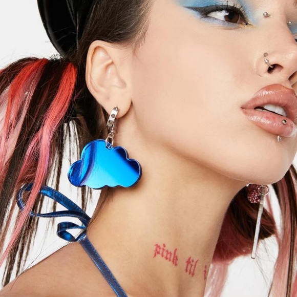 Dolls kill thunderbolt and cloud earrings - Picture 3 of 8